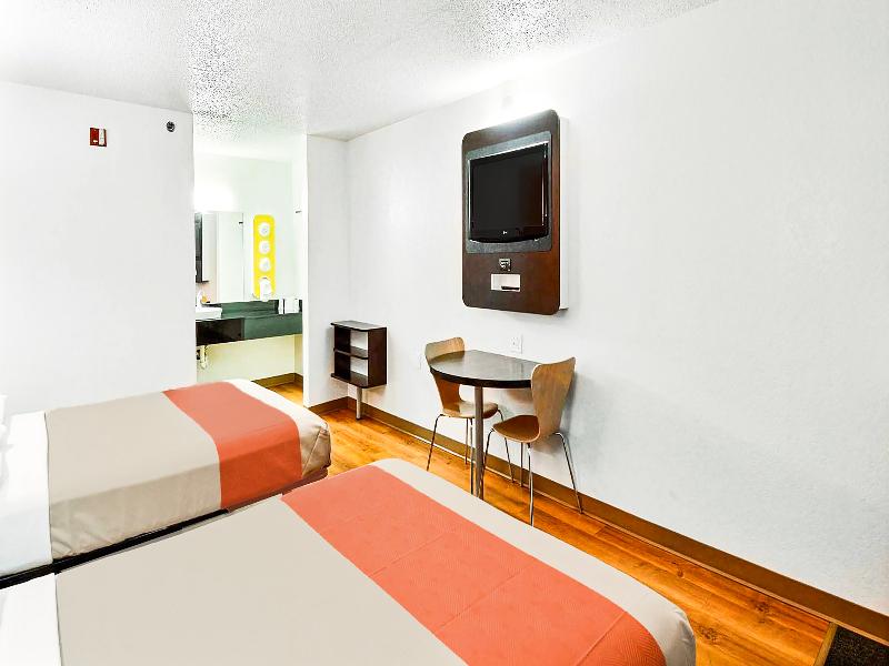 Motel 6 Tewksbury, Ma - Boston GA image