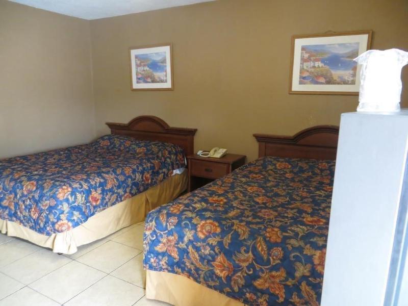 Travel Inn & Suites image