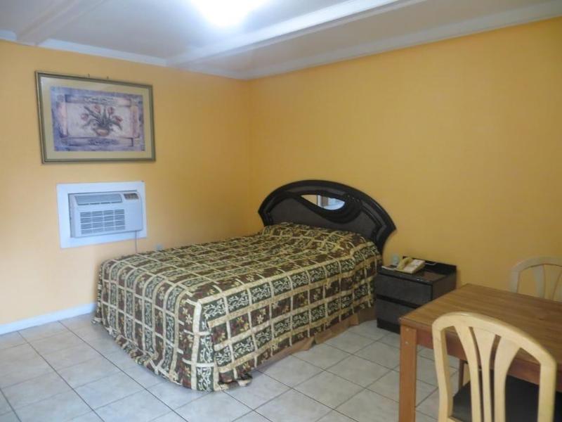 Travel Inn & Suites image