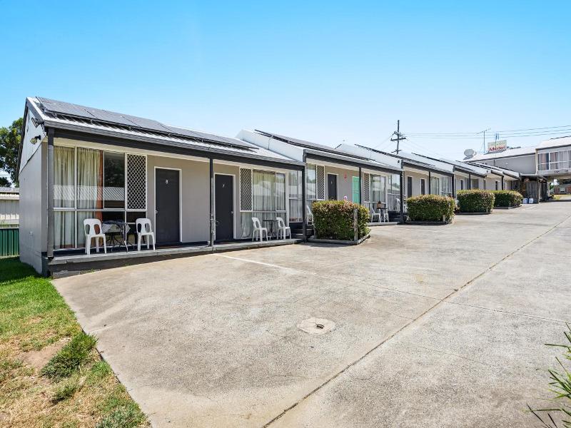 Alexander Motel image