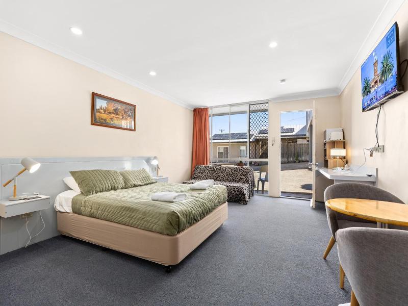Alexander Motel image