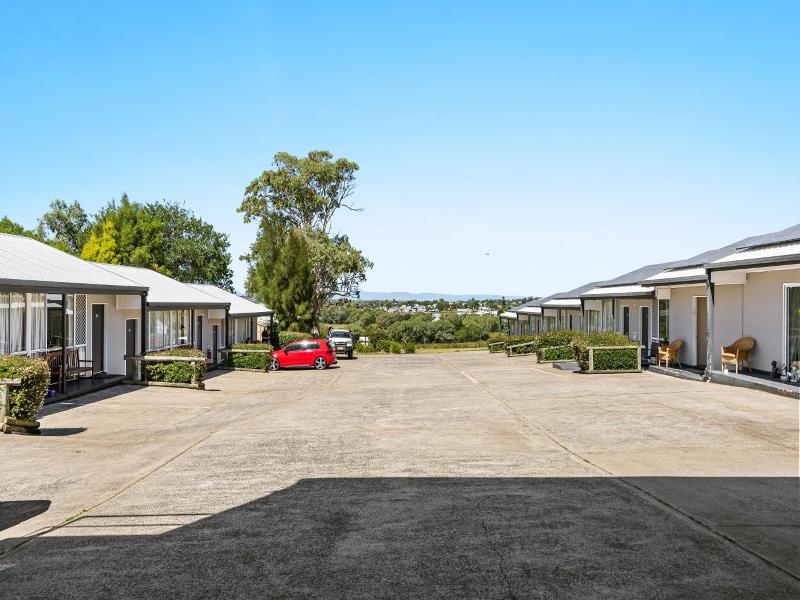 Alexander Motel image