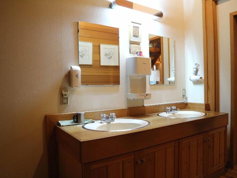 Canadian Loghouse Inn Azumino Yujin image
