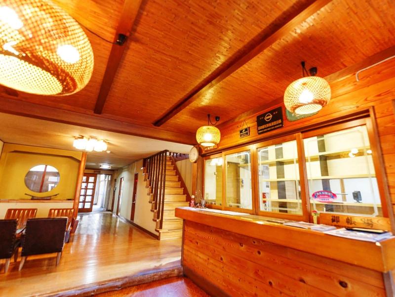 Kashiwaya Ryokan Guesthouse&Sharedhouse image
