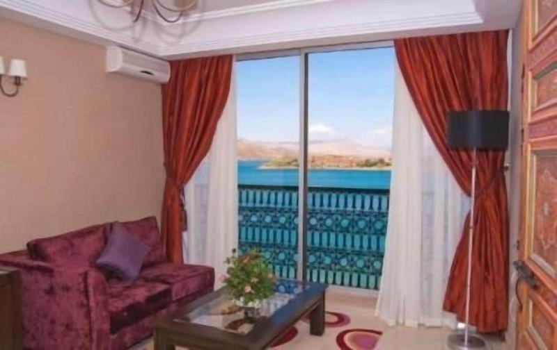 Hotel Chems Du Lac image