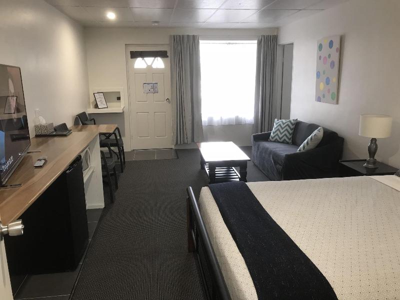 Cook's Endeavour Motor Inn image