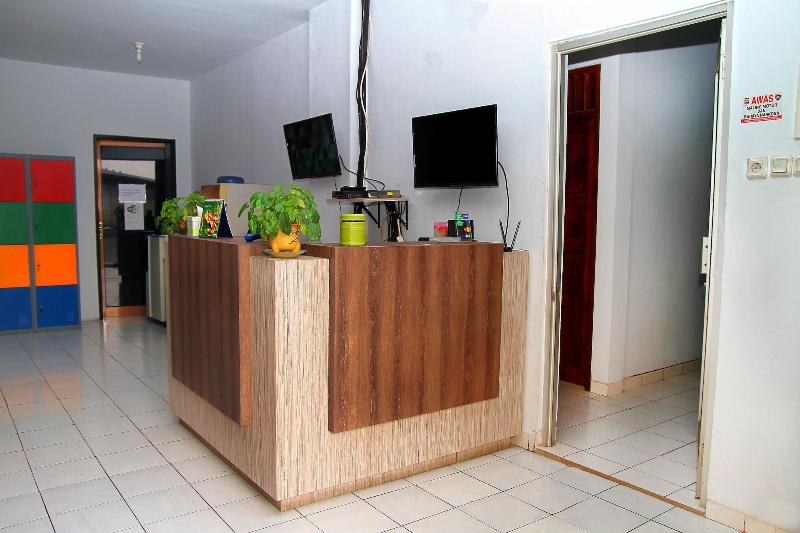 Hotel Syariah Mama Kutajaya Pasar Kemis image