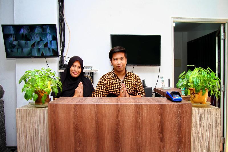 Hotel Syariah Mama Kutajaya Pasar Kemis image