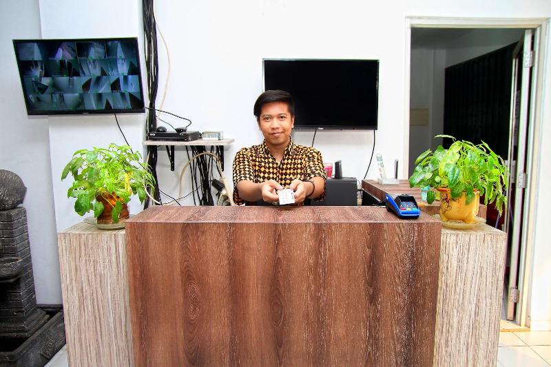 Hotel Syariah Mama Kutajaya Pasar Kemis image