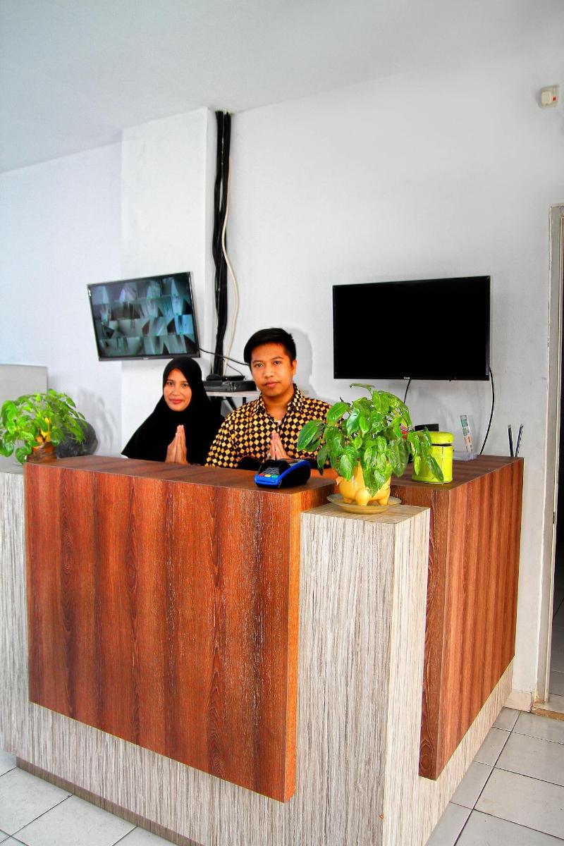 Hotel Syariah Mama Kutajaya Pasar Kemis image