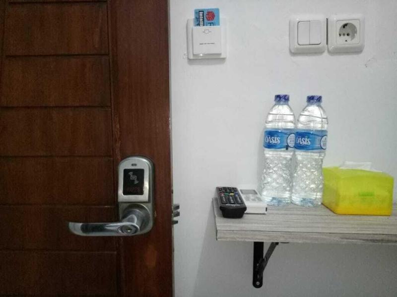 Hotel Syariah Mama Kutajaya Pasar Kemis image