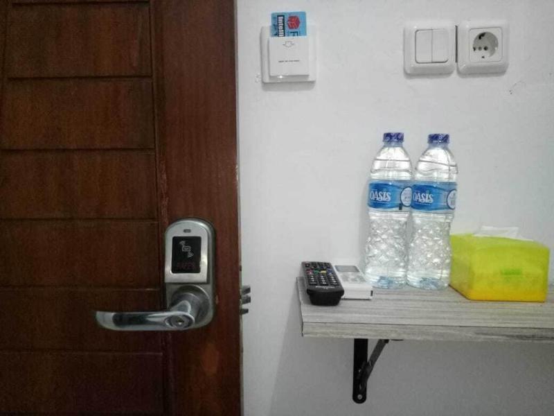 Hotel Syariah Mama Kutajaya Pasar Kemis image