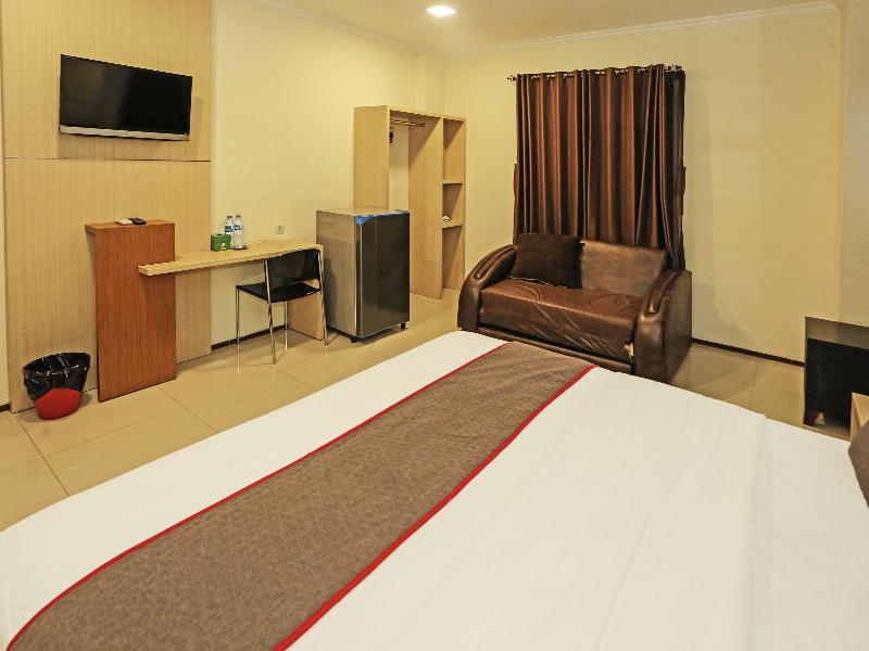Super Oyo Townhouse Oak Hotel Fiducia Serpong image