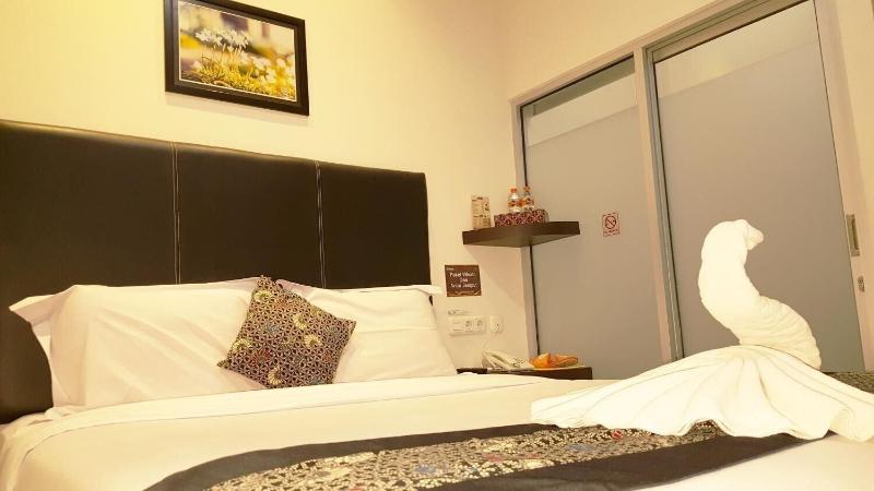 Sunrise Hotel Jombor image