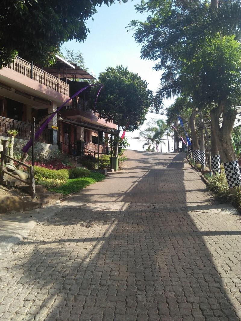 Green Valley Resort Bandungan image