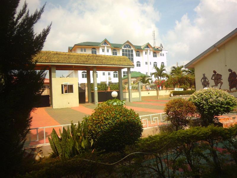 Wadoma Royale Hotel image