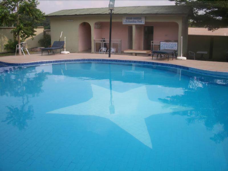 Wadoma Royale Hotel image