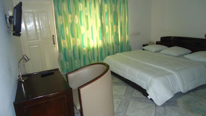 Wadoma Royale Hotel image