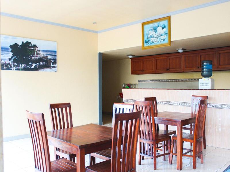 Putu Guest House 2 image