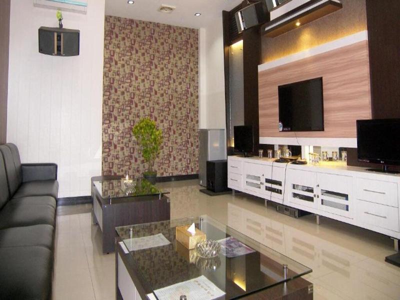 Hotel Harmony In Pontianak image
