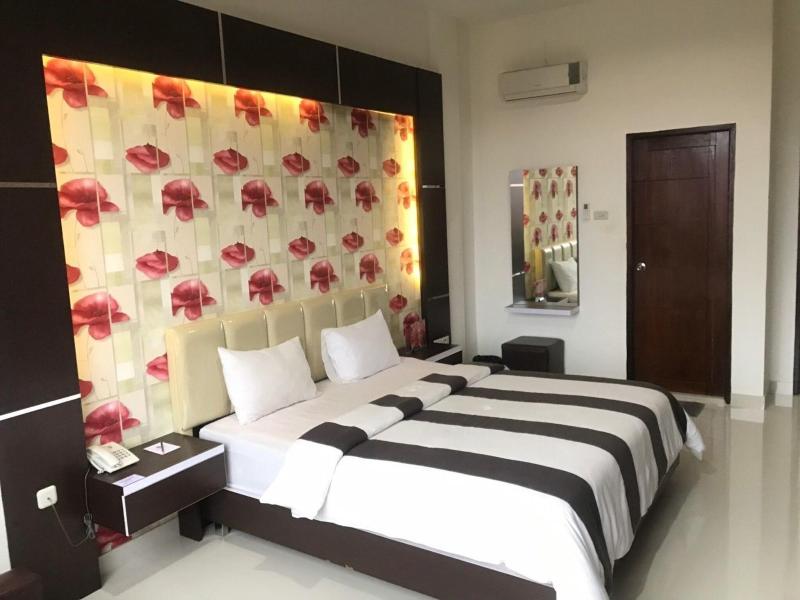 Hotel Harmony In Pontianak image