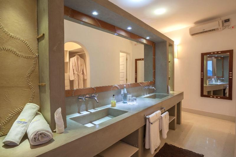 Leopard Point Luxury Beach Resort & Spa image