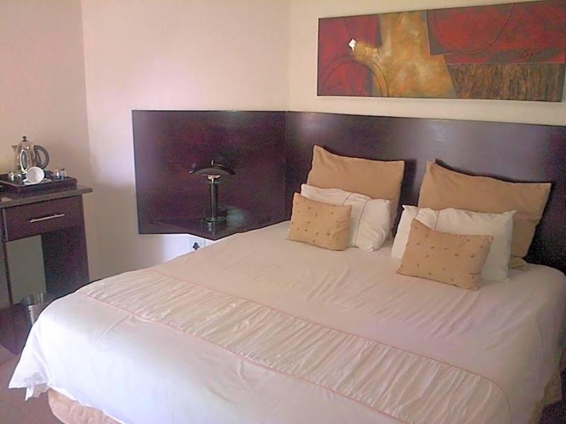 Waterfront Country Lodge image