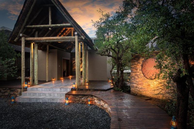 Lush Private Lodge image
