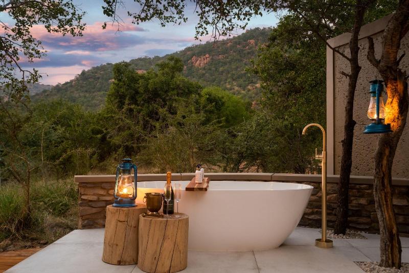 Lush Private Lodge image