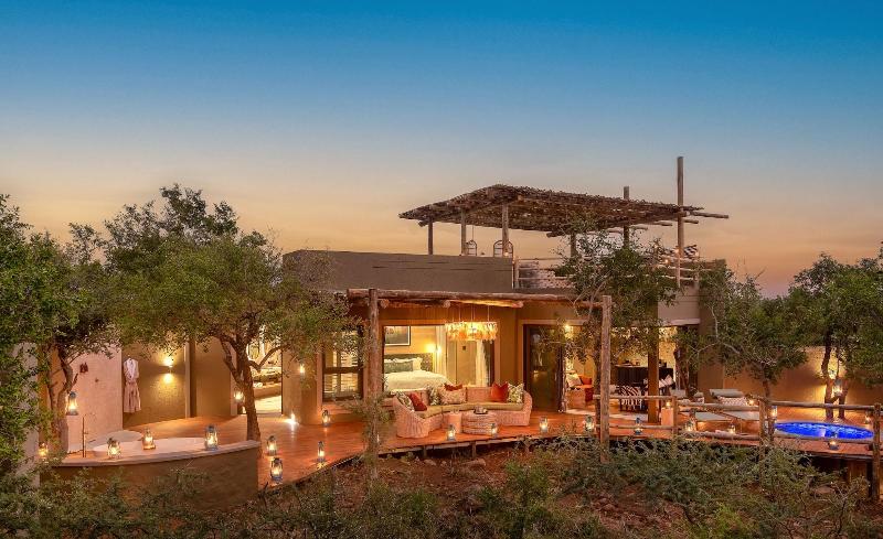 Lush Private Lodge image