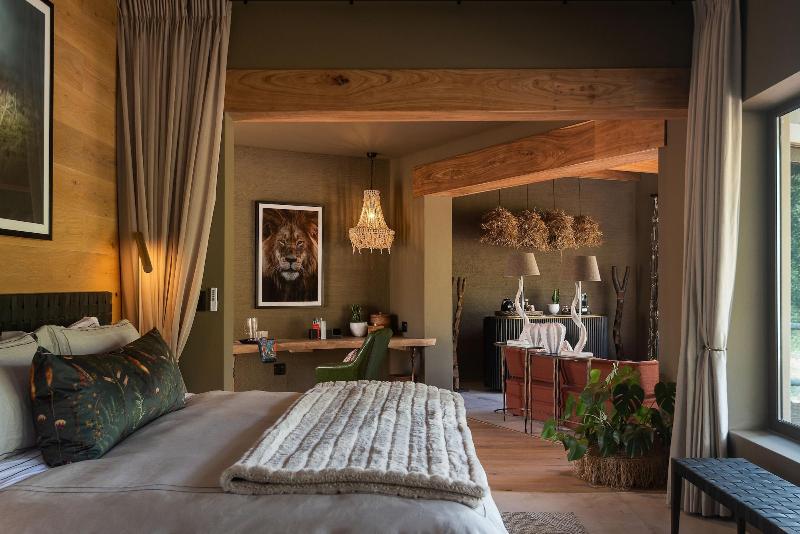 Lush Private Lodge image