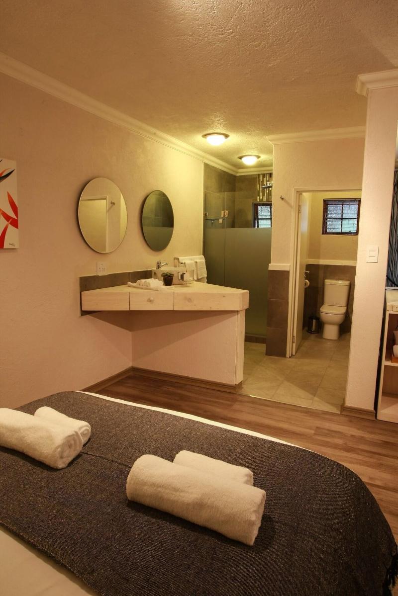 Woodlands Guest House Hazyview image
