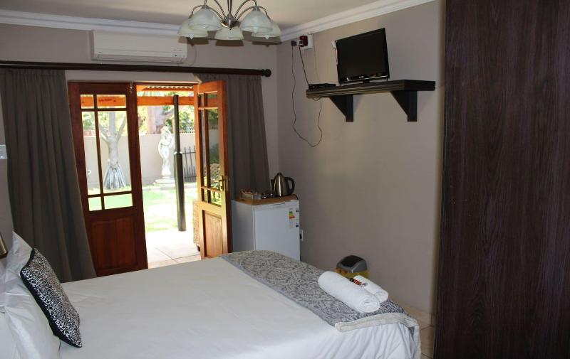 Four Seasons Guesthouses image