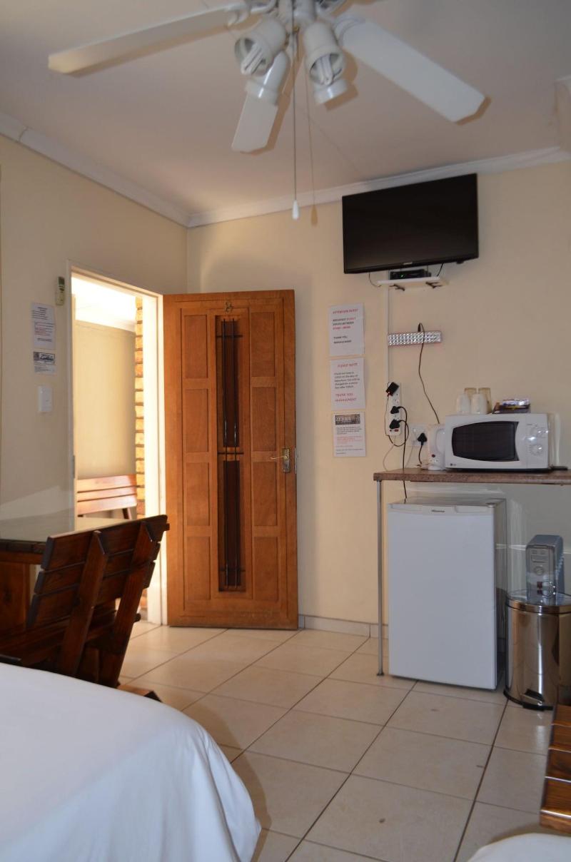 Zebra Guest House - Image 4
