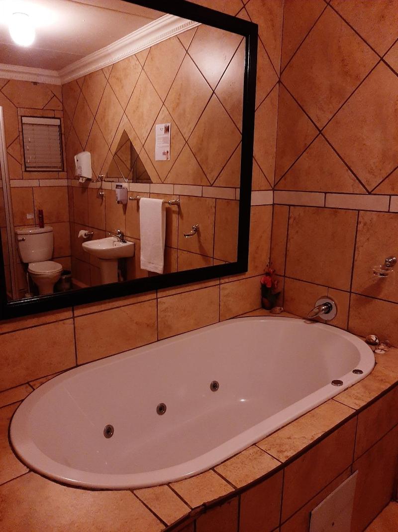 Zebra Guest House - Image 9