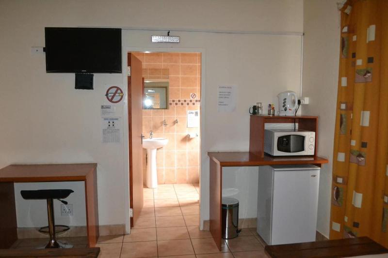 Zebra Guest House - Image 10