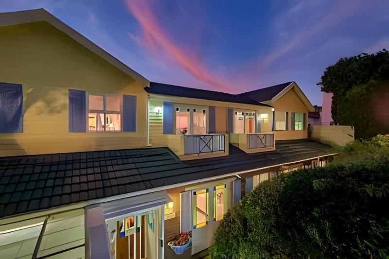 Cape Rose Cottage image