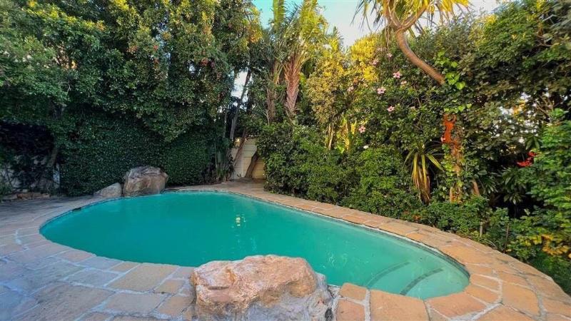 Cape Rose Cottage image