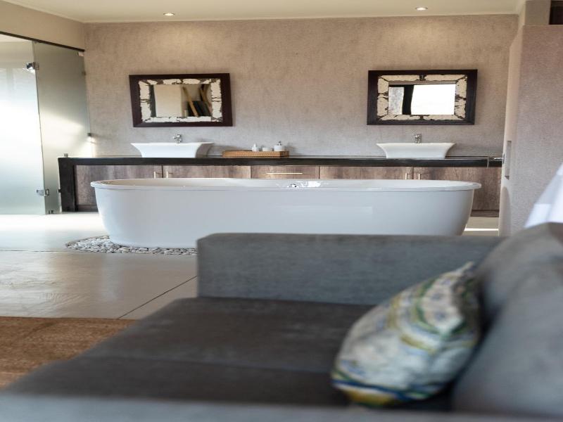 Moya Safari Villa image