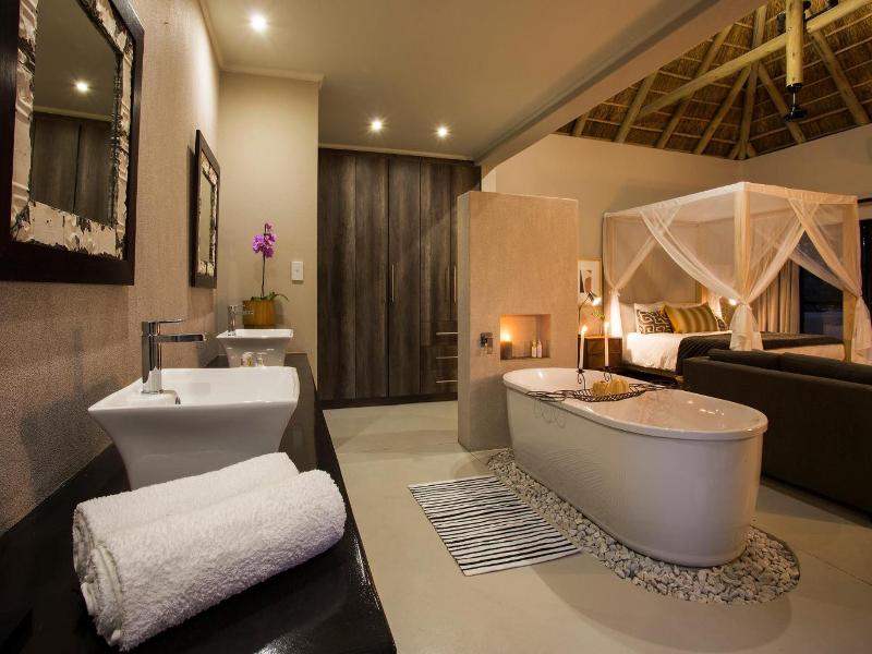 Moya Safari Villa image
