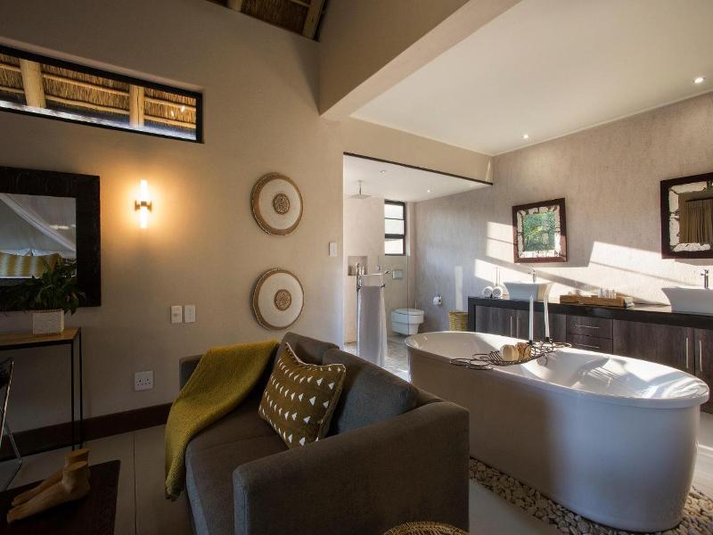 Moya Safari Villa image