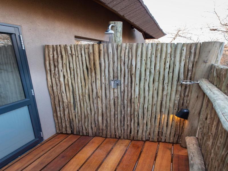 Moya Safari Villa image