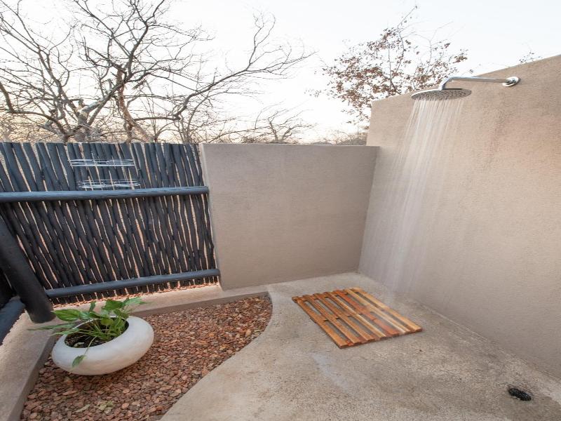 Moya Safari Villa image