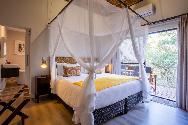 Moya Safari Villa image