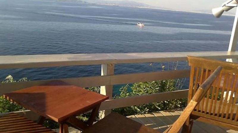 Mistral Apartments Aegina image