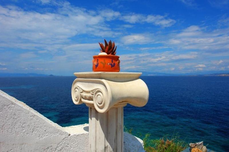 Mistral Apartments Aegina image