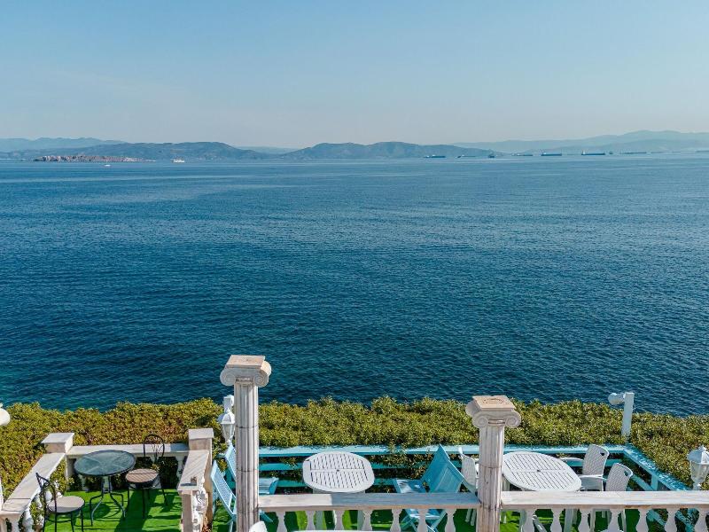 Mistral Apartments Aegina image