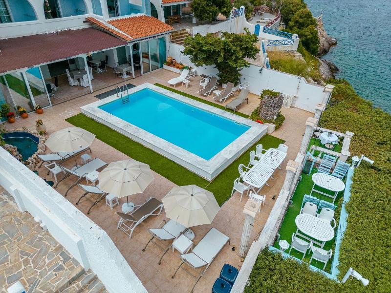 Mistral Apartments Aegina image