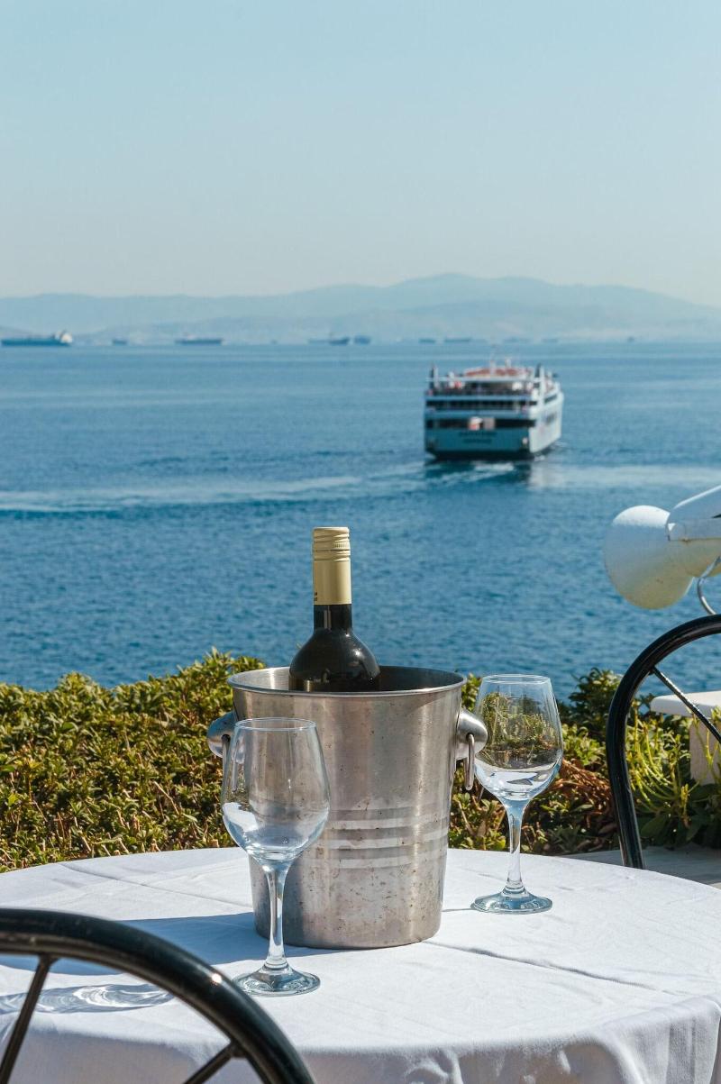 Mistral Apartments Aegina image