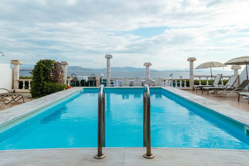 Mistral Apartments Aegina image